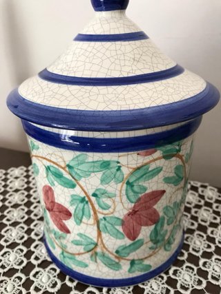 Vaso con coperchio decorato sole
