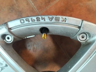 Llantas Momo 17 Volvo S60 I