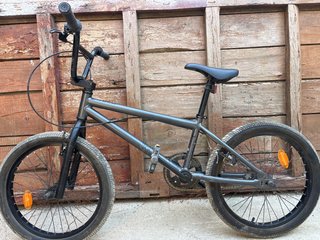 Bicicleta BMX gris