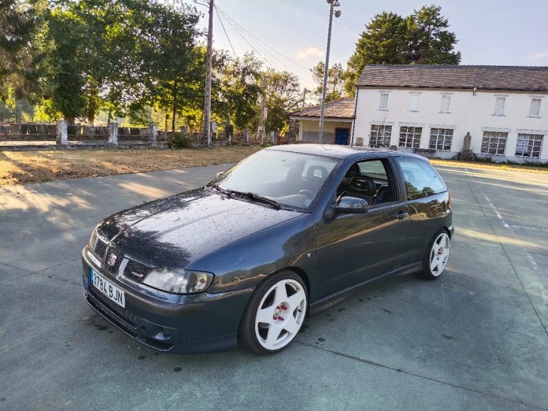 SEAT Ibiza 2001 - foto 1