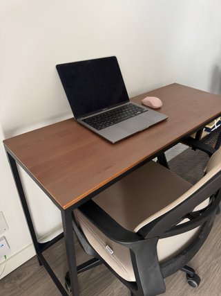 Escritorio Ikea Marrón y Negro