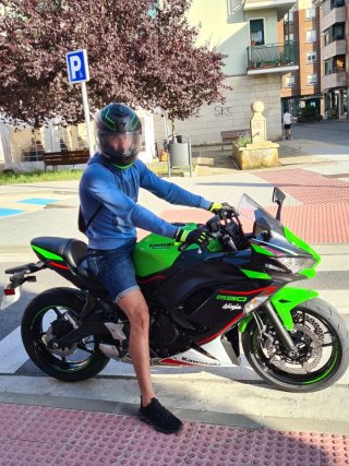 Kawasaki Ninja 650 Sportbike