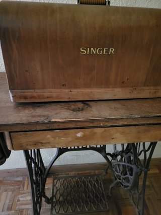 Máquina de coser Singer antigua