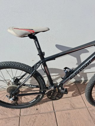 Bicicleta Giant Montaña Negra
