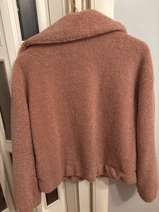 Chaqueta Stradivarius borreguito rosa Talla L