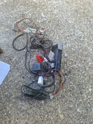 Radio CD Alpine CDE-9843R +Parrot CK3000