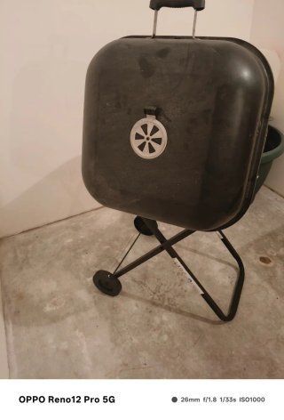 Barbecue a carbone in metallo