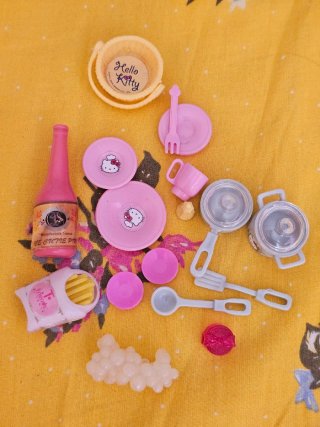 Lotto misto Giocattoli Hello Kitty & Barbie