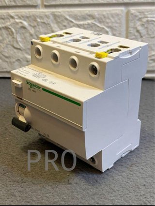 Disyuntor de Corriente Residual Schneider
