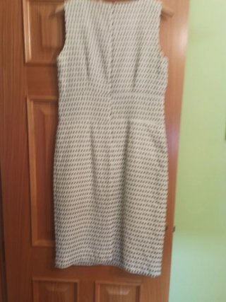 Vestido de lunares blanco y negro