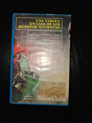 VHS Terror Una Virgen en Casa de los Muertos Vivie
