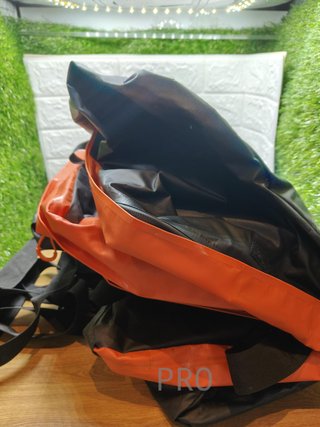 Caja trasera para enganche de remolque