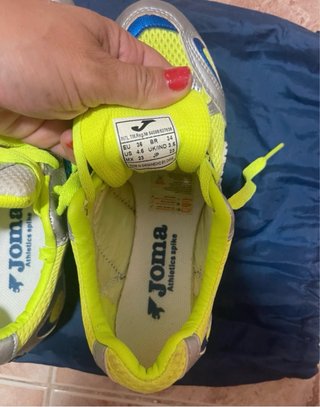 Zapatillas atletismo Joma clavos plateado/amarillo