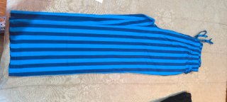 Pantalones azules a rayas