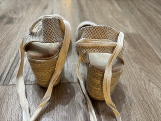 Sandalias Beige con Lazos