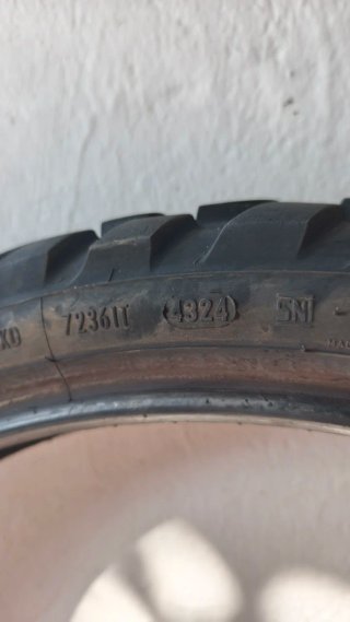 Neumático Metzeler Karoo 4 90/90-21