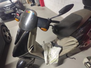 Derbi Manhattan Scooter Negra