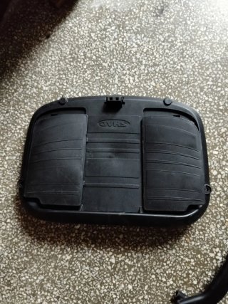 Soporte Givi Suzuki RF 600/900 Negro