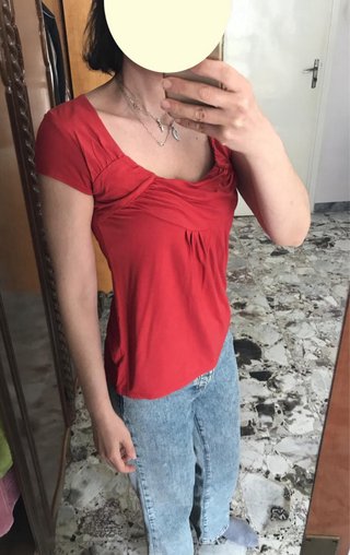 Top rosso manica corta