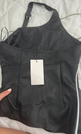 Top Zara efecto piel negro Talla M