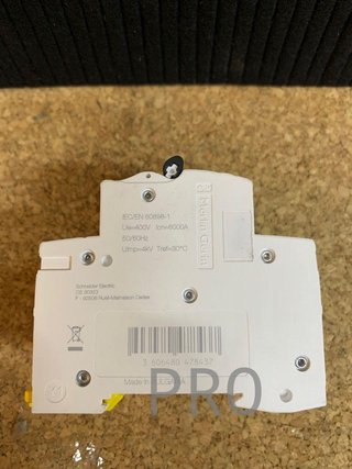 Schneider Electric A9K02316 Disyuntor K60N 3P, 16A