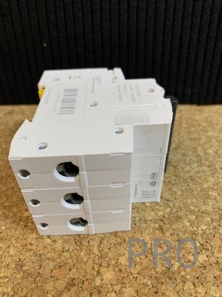 Schneider Electric A9K02316 Disyuntor K60N 3P, 16A