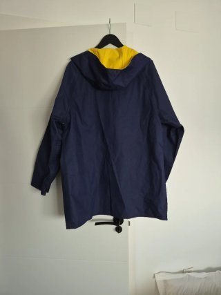 Chubasquero azul y amarillo talla M