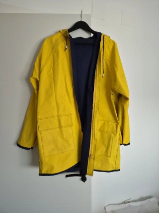 Chubasquero azul y amarillo talla M