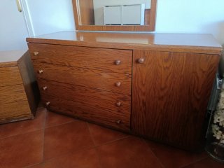 Cómoda y 2 mesitas de noche madera