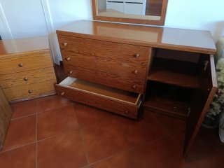 Cómoda y 2 mesitas de noche madera