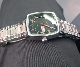 Reloj SKMEI Cuarzo Negro y Plateado