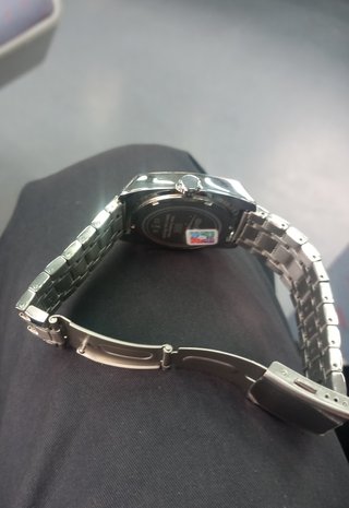 Reloj SKMEI Cuarzo Negro y Plateado