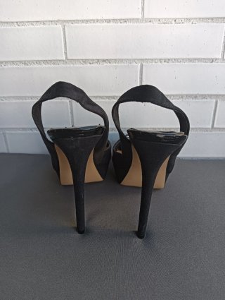 Tacones Peep Toe Stradivarius Negros Talla 38