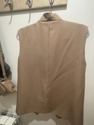 Conjunto Chaleco y Falda Beige