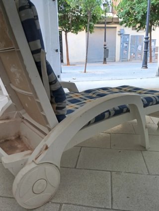 Tumbona plegable de plástico para jardín
