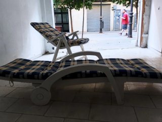 Tumbona plegable de plástico para jardín