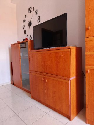 Mueble modular para sala, laminado sapelly