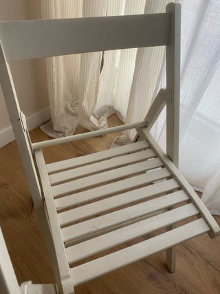 Sillas de madera plegables blancas