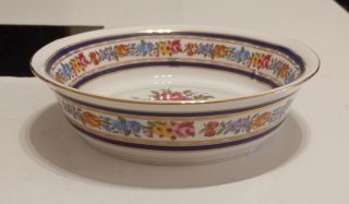 BONITO CUENCO DE PORCELANA FINA THE REGAL