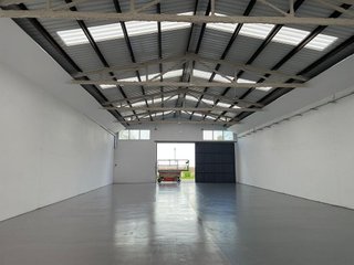 Nave industrial en alquiler en Canovelles