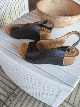 Sandali donna neri e beige