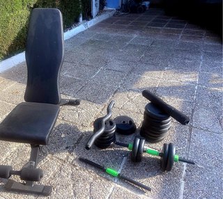 Banco de pesas y mancuernas gimnasio