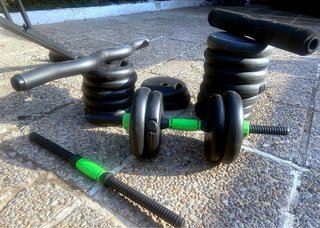 Banco de pesas y mancuernas gimnasio