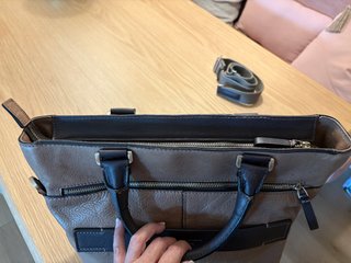 Bolso Piquadro Maletín Cuero Marrón Negro