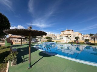 Casa pareada en venta en Playa de los Locos en Torrevieja