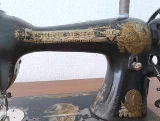 Máquina de coser Singer antigua