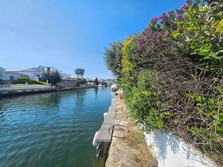 Chalet en venta en Empuriabrava en Castelló d´Empúries