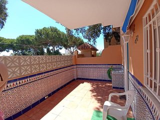 Casa adosada en alquiler en Costabella en Marbella