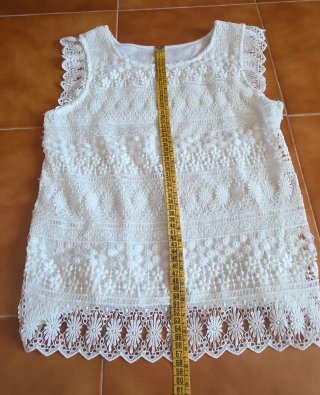 Camiseta blanca de encaje. Talla S.