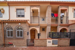 Casa adosada en venta en Residencial Triana - Barrio Alto en Gabias (Las)